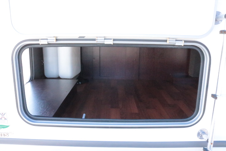 キャンピングカーキャブコン