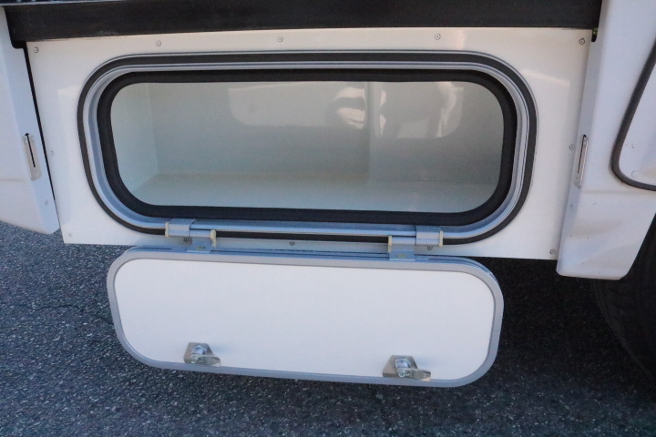 キャンピングカーキャブコン