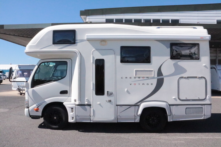 キャンピングカーキャブコン