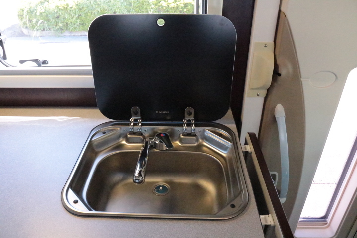 キャンピングカーキャブコン