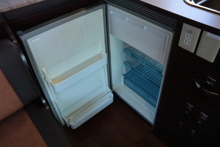 キャンピングカーキャブコン