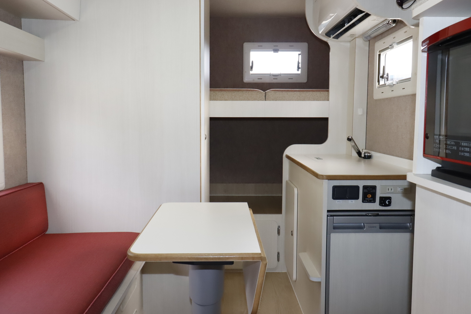 キャンピングカーキャブコン