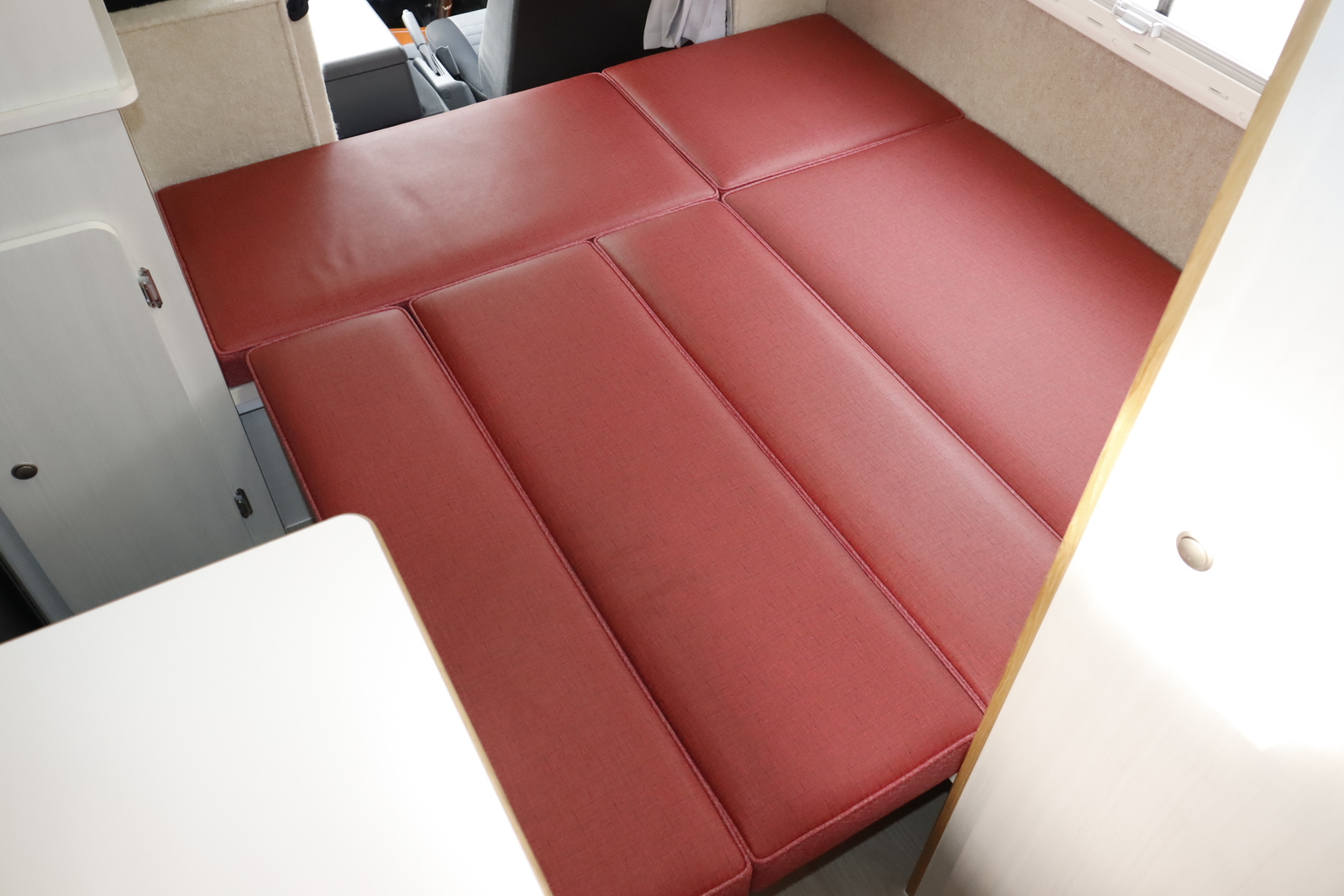 キャンピングカーキャブコン