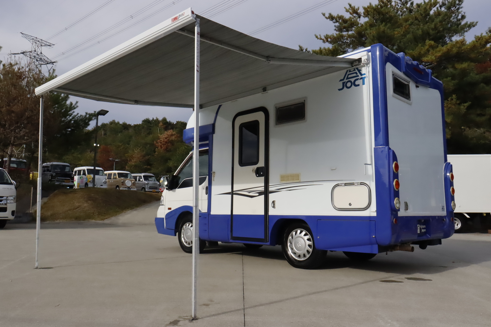 キャンピングカーキャブコン