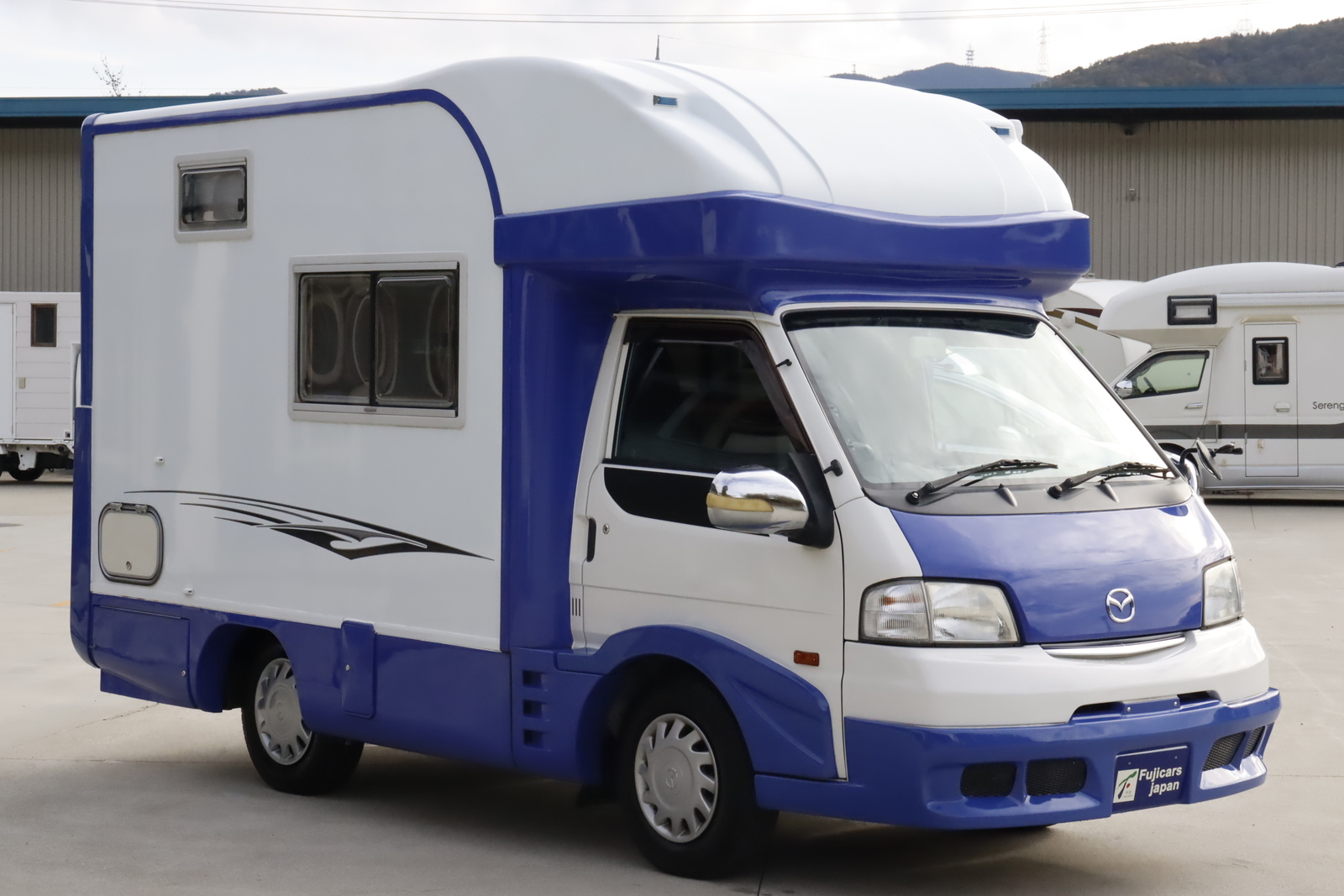 キャンピングカーキャブコン