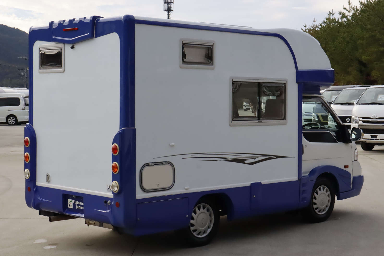 キャンピングカーキャブコン