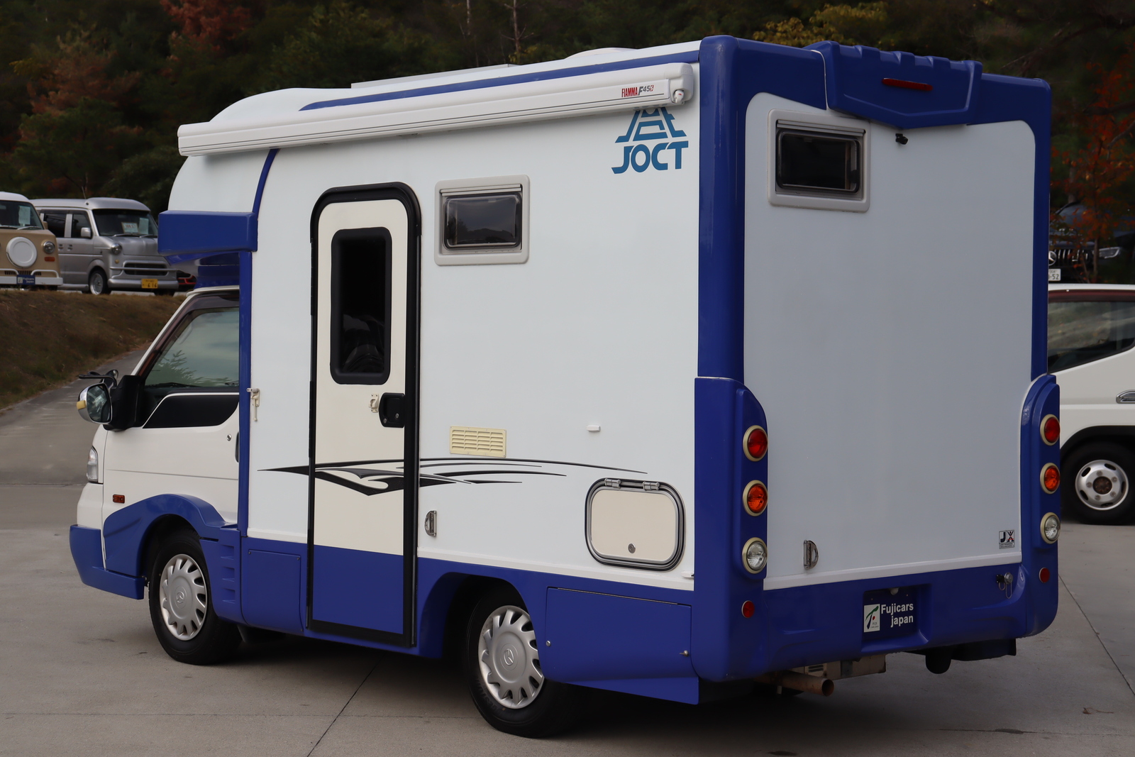 キャンピングカーキャブコン