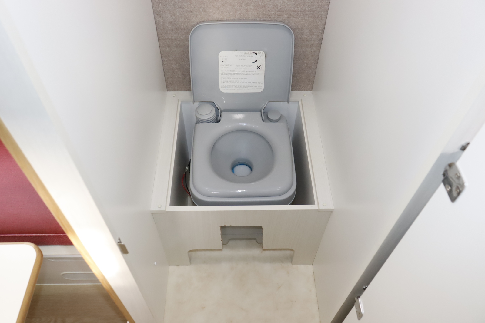 キャンピングカーキャブコン