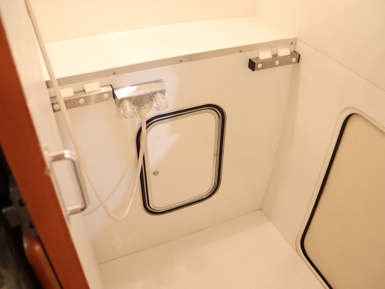 キャンピングカーキャブコン