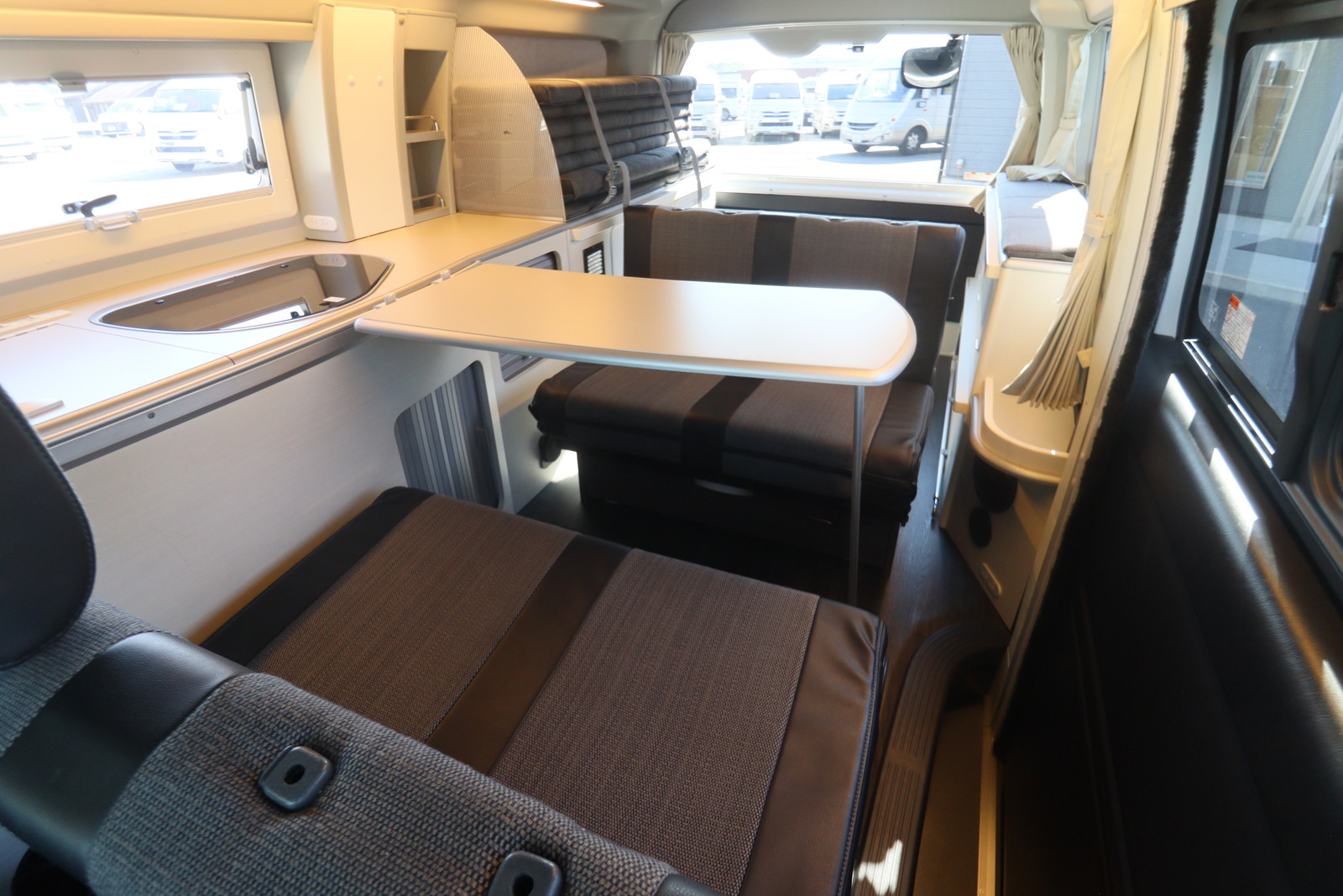 キャンピングカーバンコン