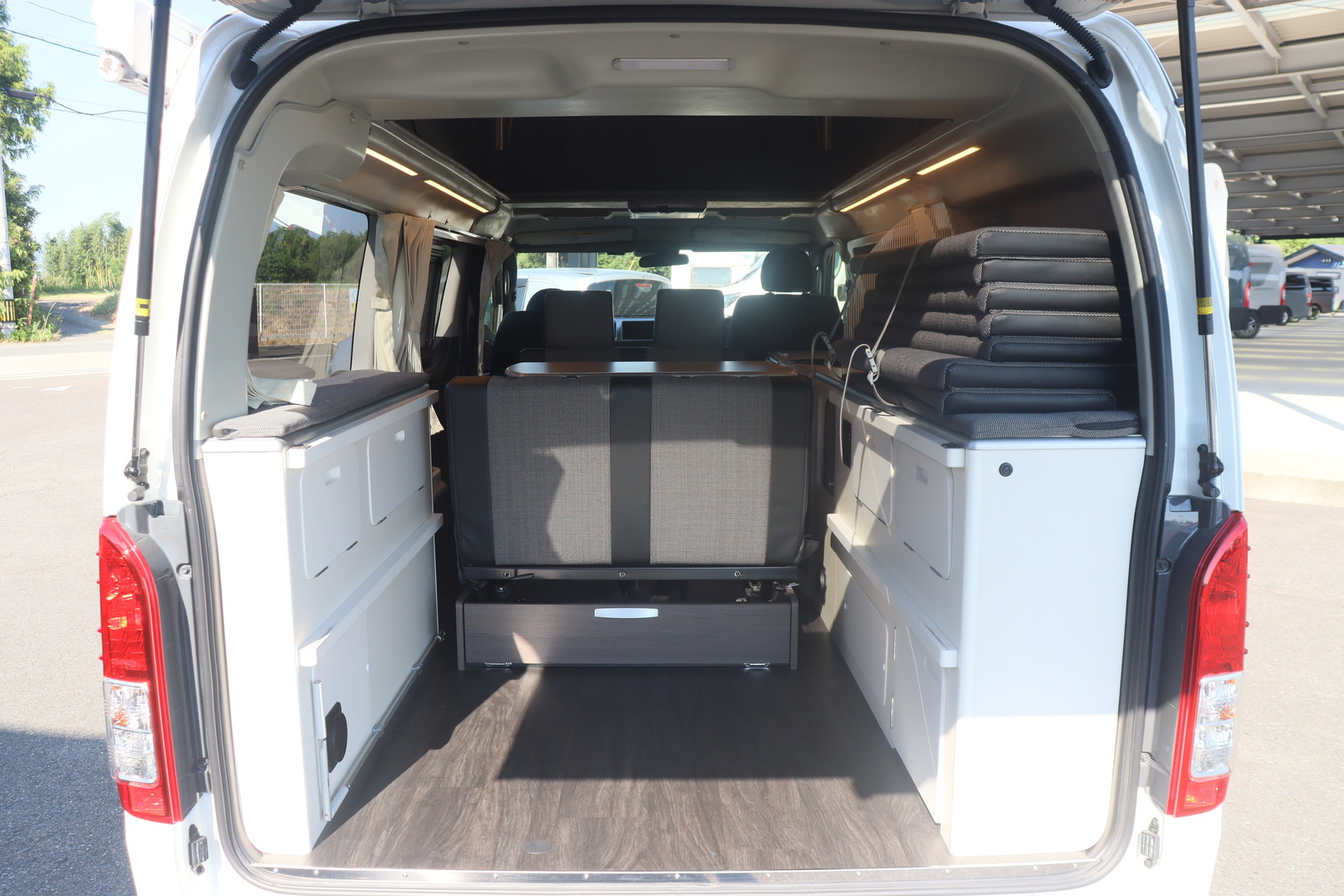 キャンピングカーバンコン