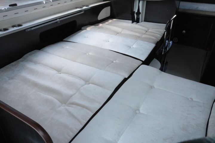 キャンピングカーキャブコン