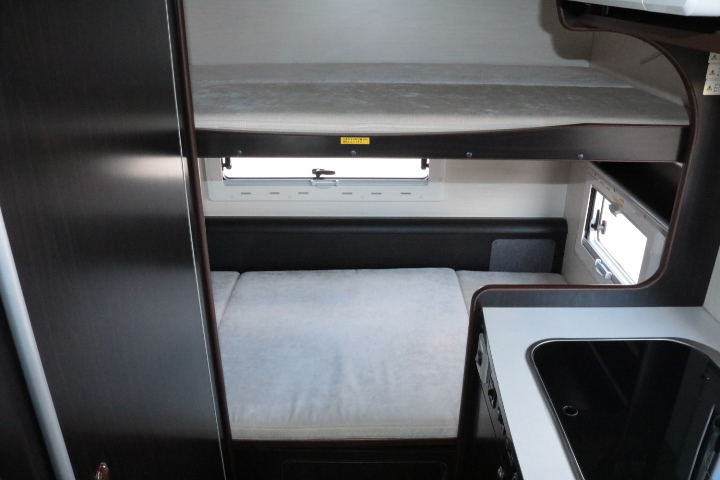 キャンピングカーキャブコン