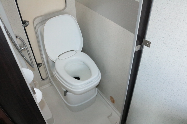 キャンピングカーキャブコン