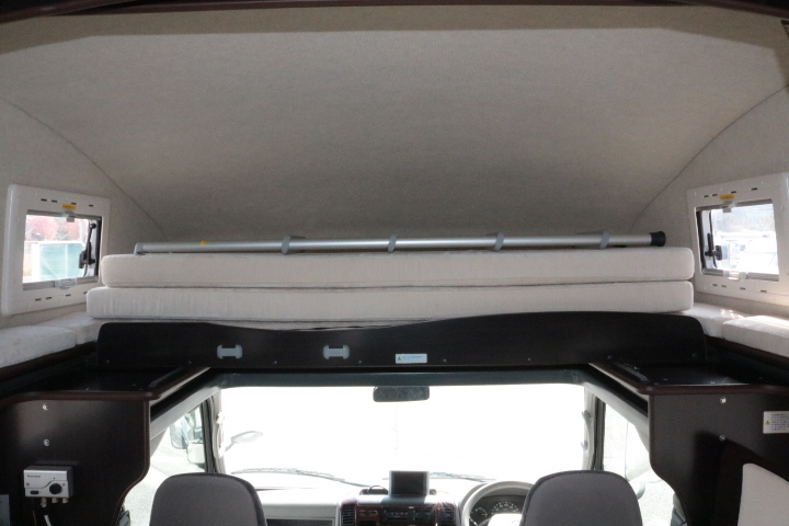 キャンピングカーキャブコン