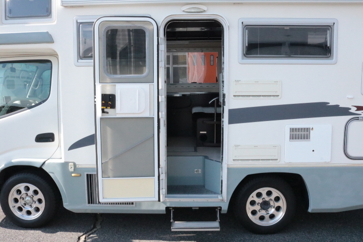 キャンピングカーキャブコン