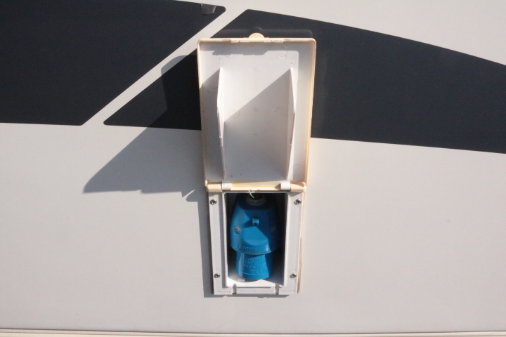 キャンピングカーキャブコン