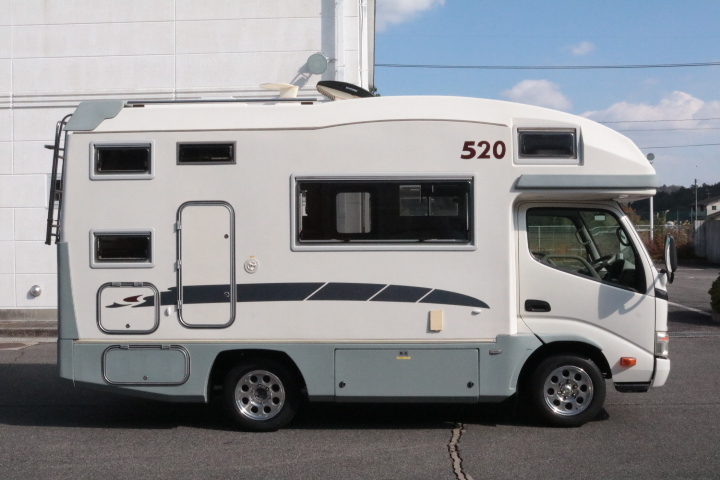 キャンピングカーキャブコン