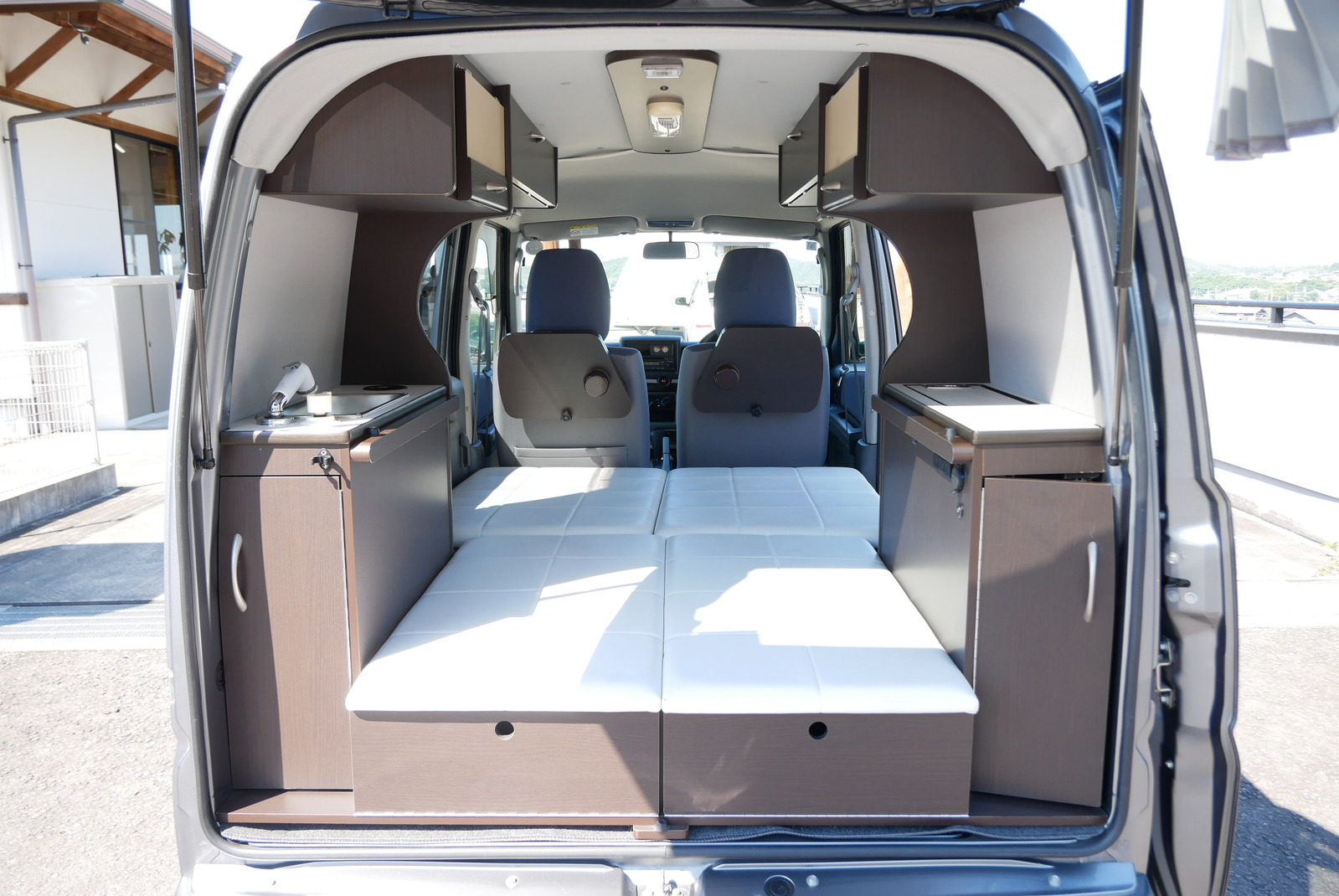 キャンピングカー軽キャンパー