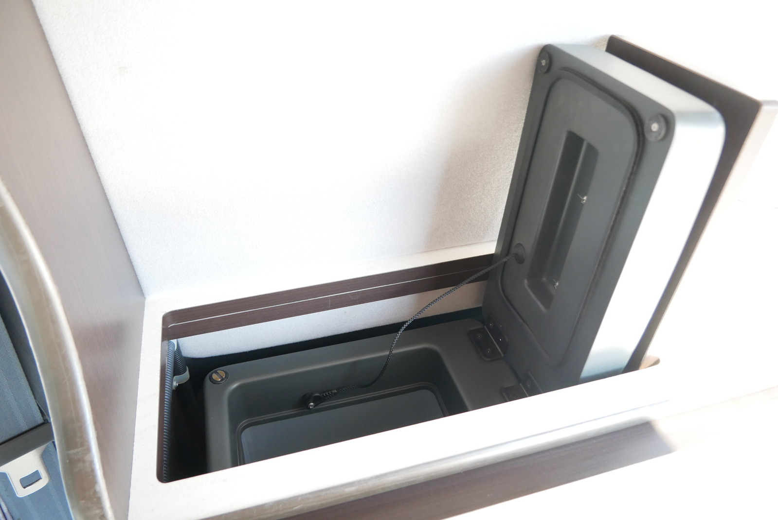 キャンピングカー軽キャンパー