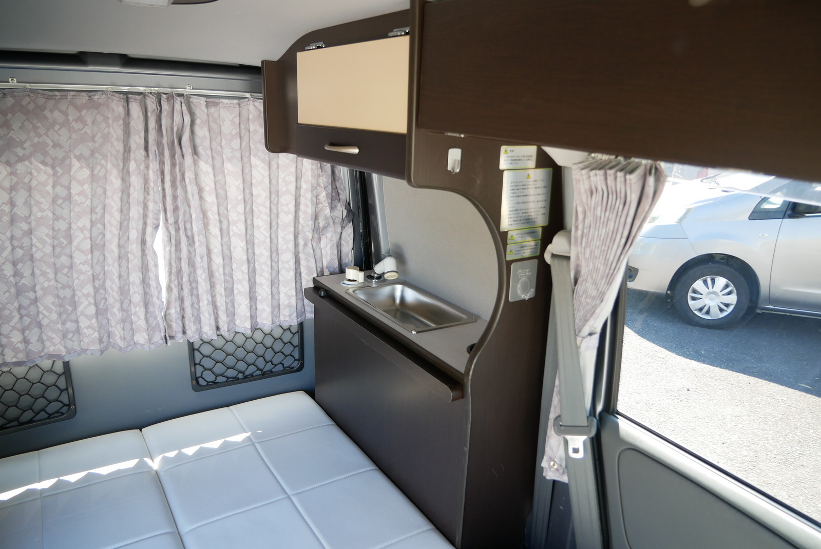 キャンピングカー軽キャンパー