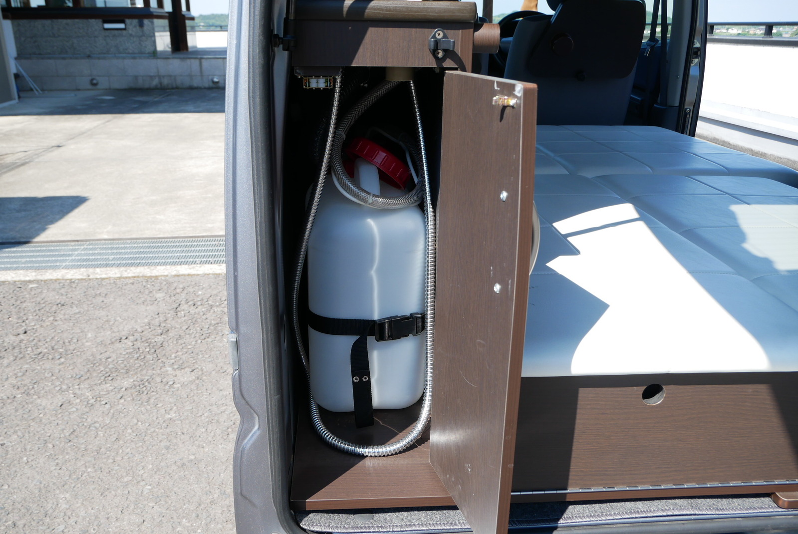 キャンピングカー軽キャンパー