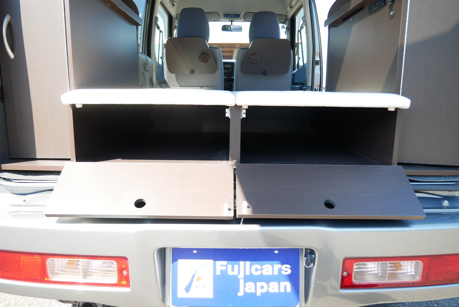 キャンピングカー軽キャンパー