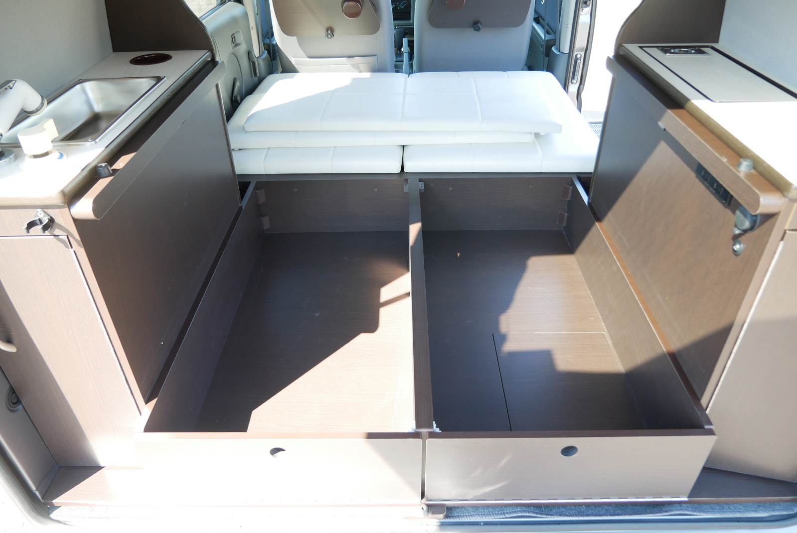 キャンピングカー軽キャンパー