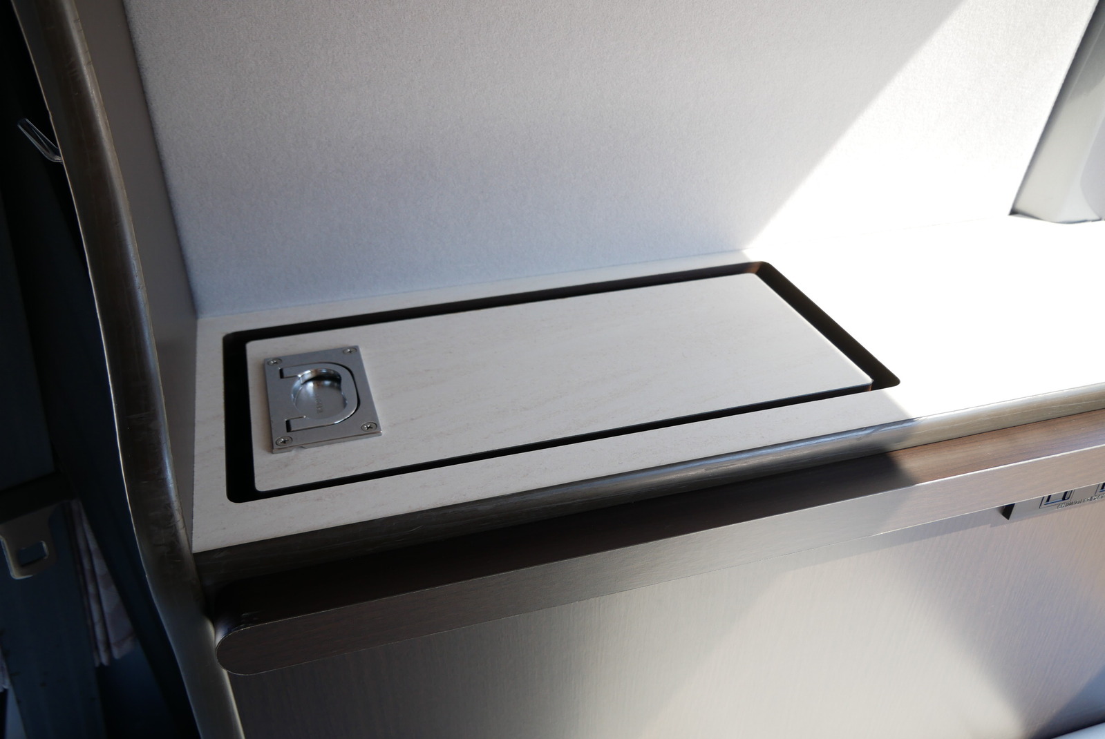 キャンピングカー軽キャンパー