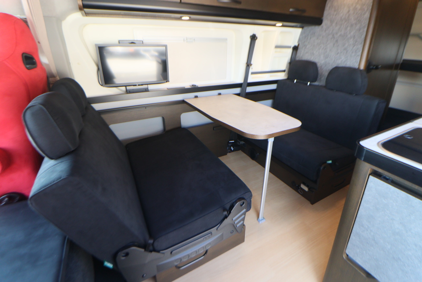 キャンピングカーバンコン