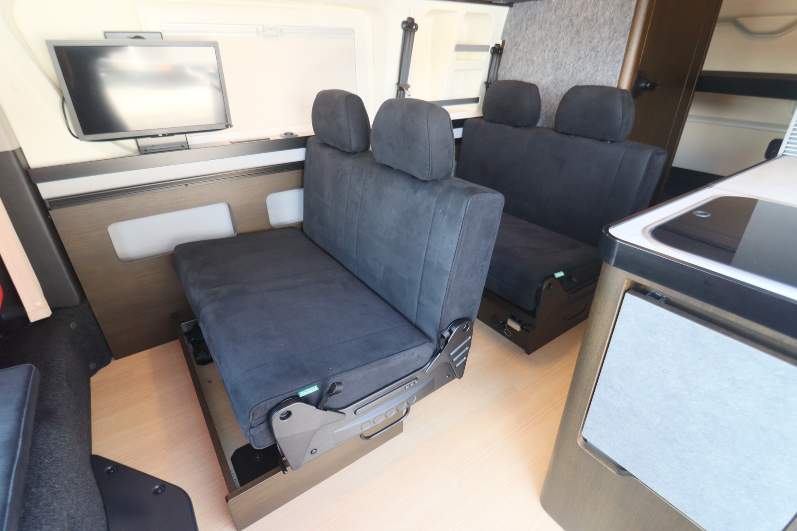 キャンピングカーバンコン