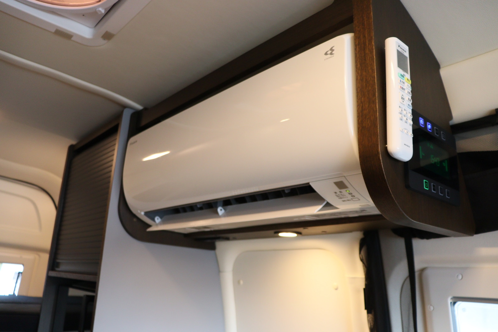 キャンピングカーバンコン