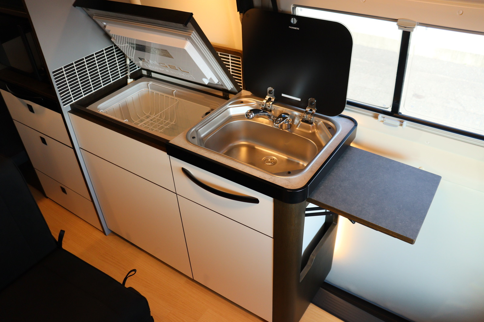 キャンピングカーバンコン