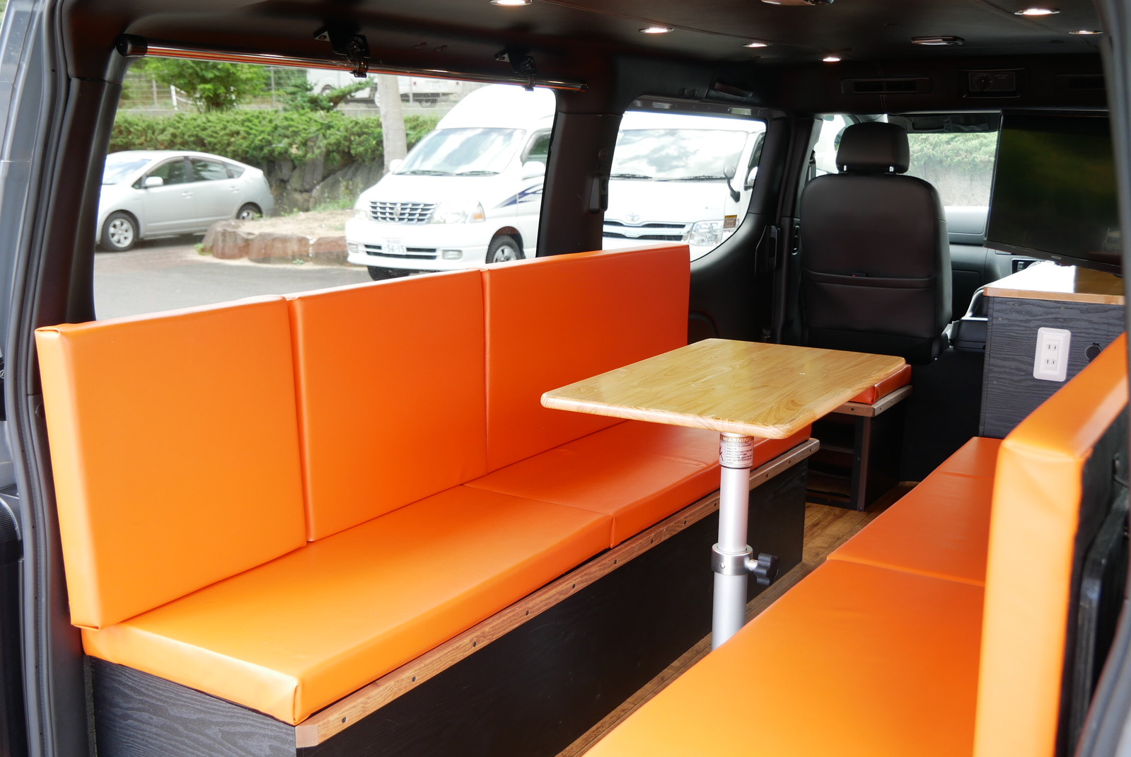 キャンピングカーバンコン