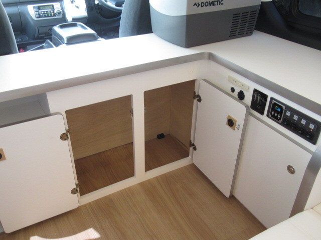 キャンピングカーバンコン