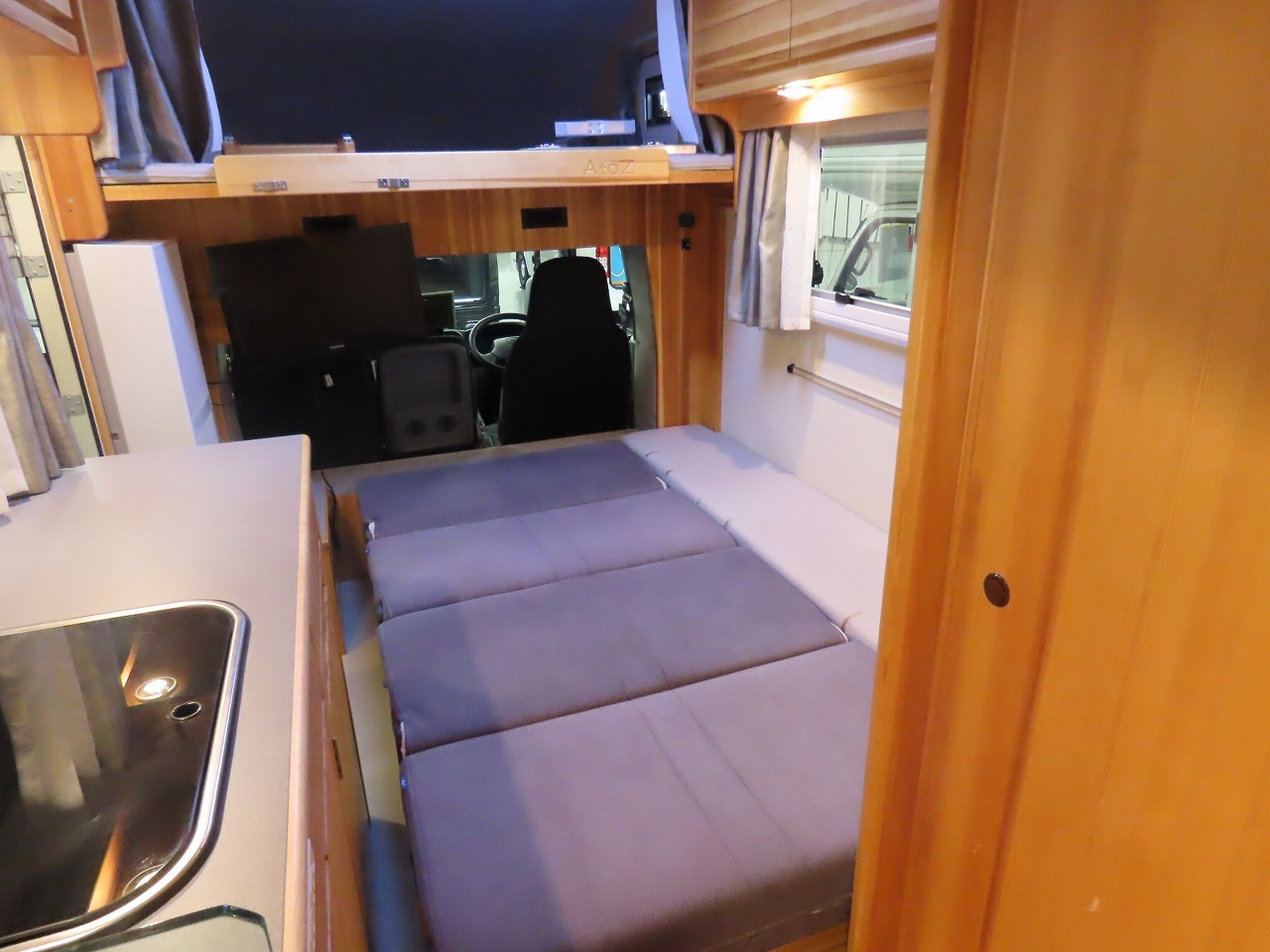 キャンピングカーキャブコン