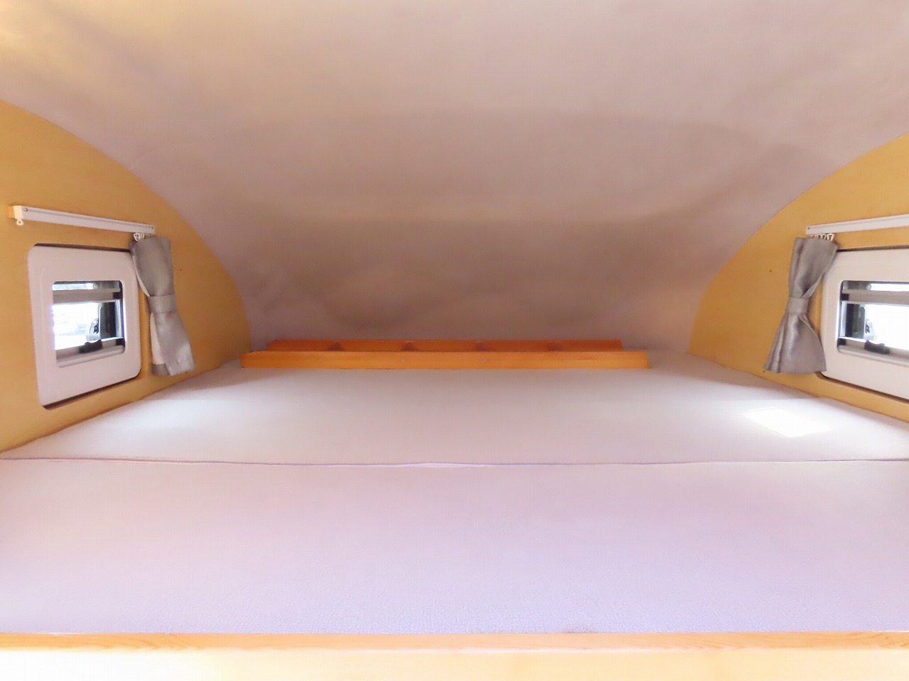 キャンピングカーキャブコン