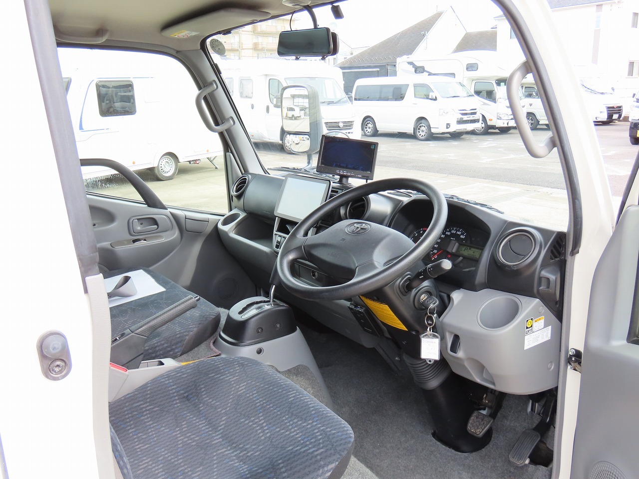 キャンピングカーキャブコン