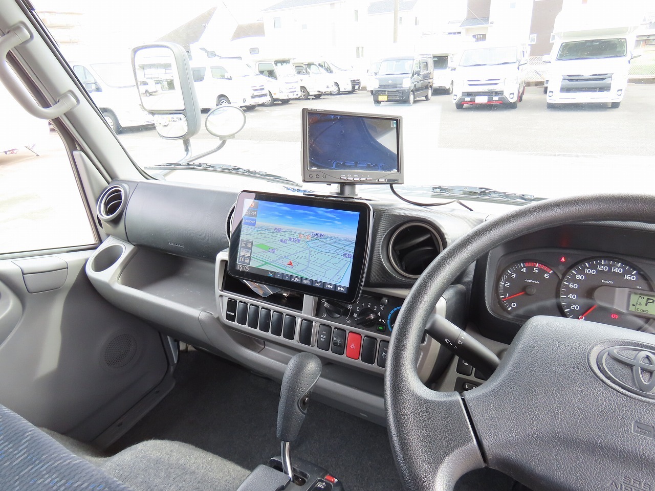 キャンピングカーキャブコン