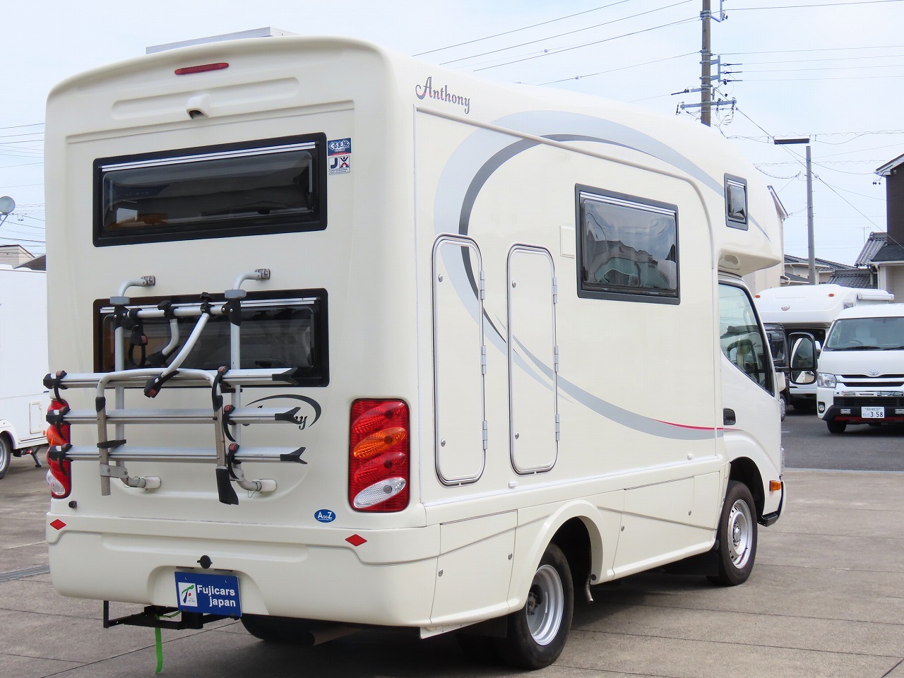 キャンピングカーキャブコン