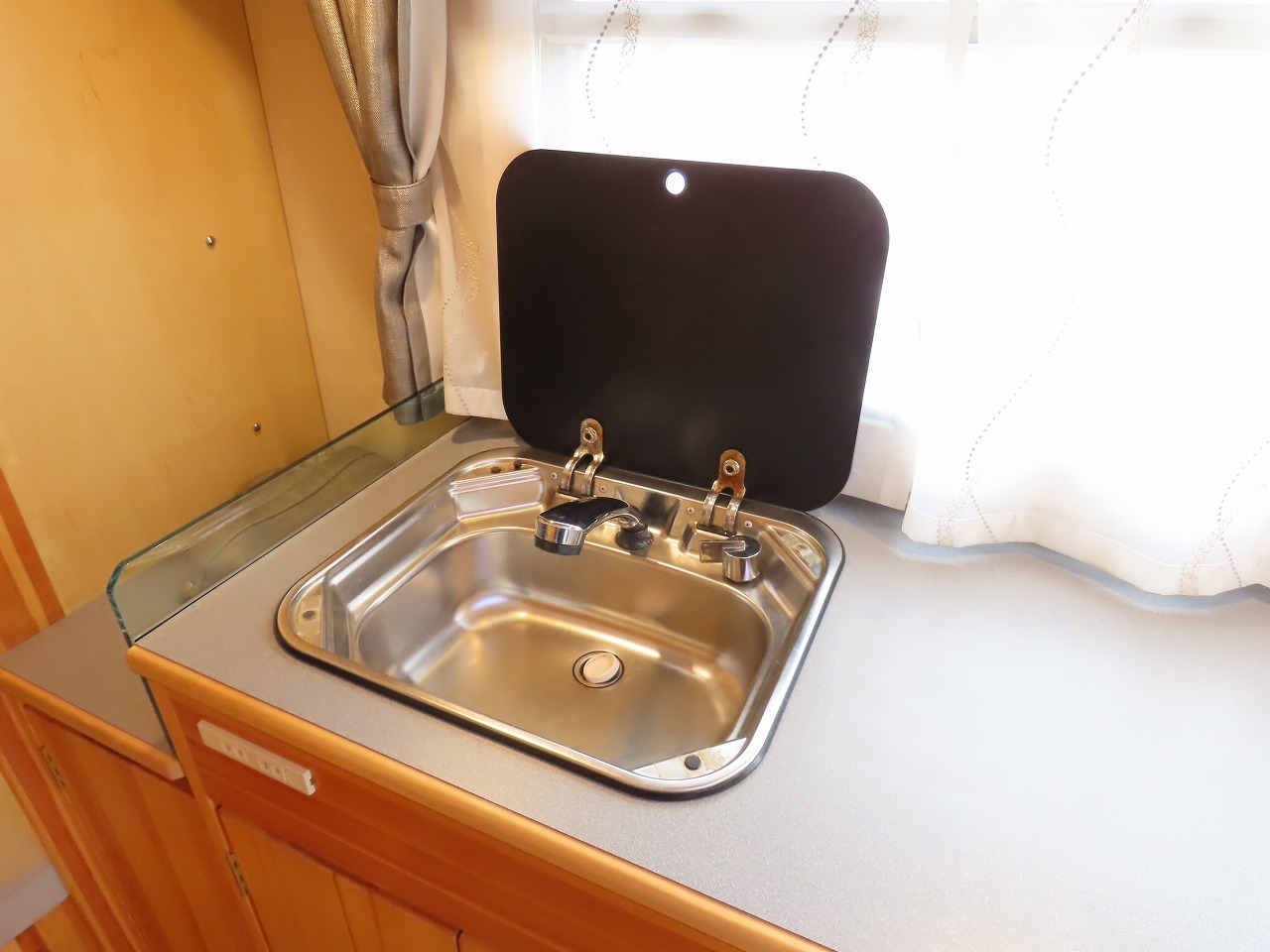 キャンピングカーキャブコン