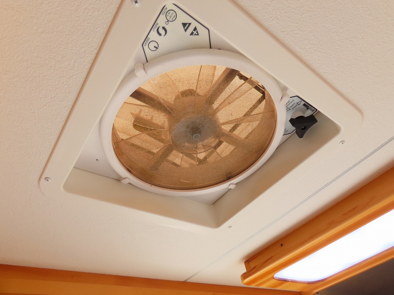 キャンピングカーキャブコン