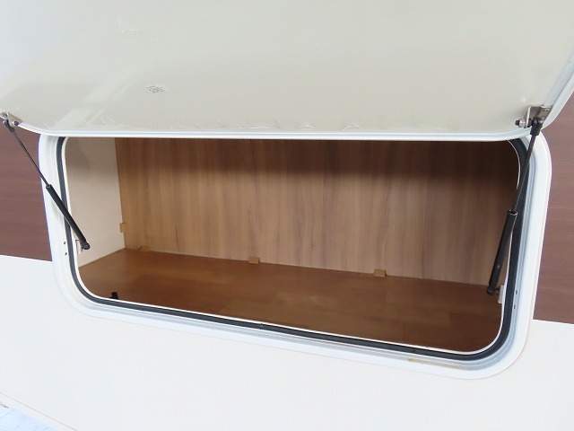 キャンピングカーキャブコン