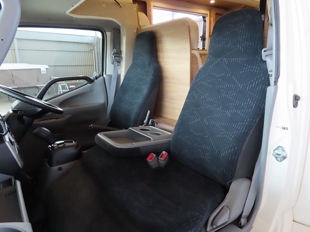 キャンピングカーキャブコン