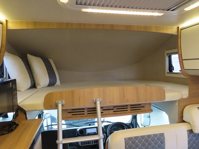 キャンピングカーキャブコン