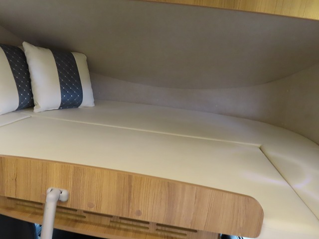 キャンピングカーキャブコン