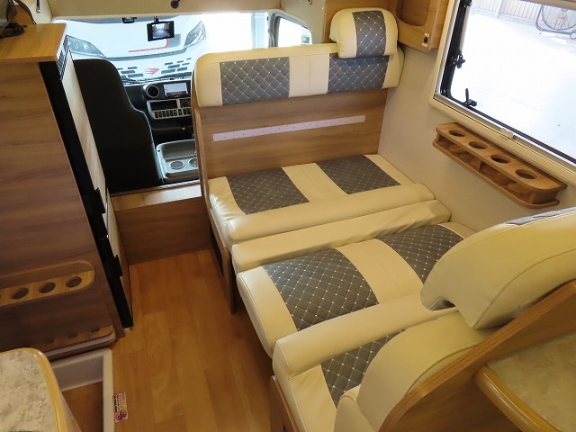 キャンピングカーキャブコン