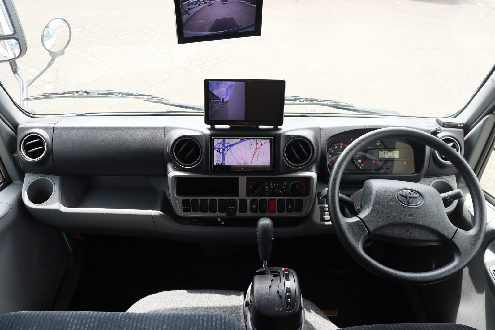 キャンピングカーキャブコン