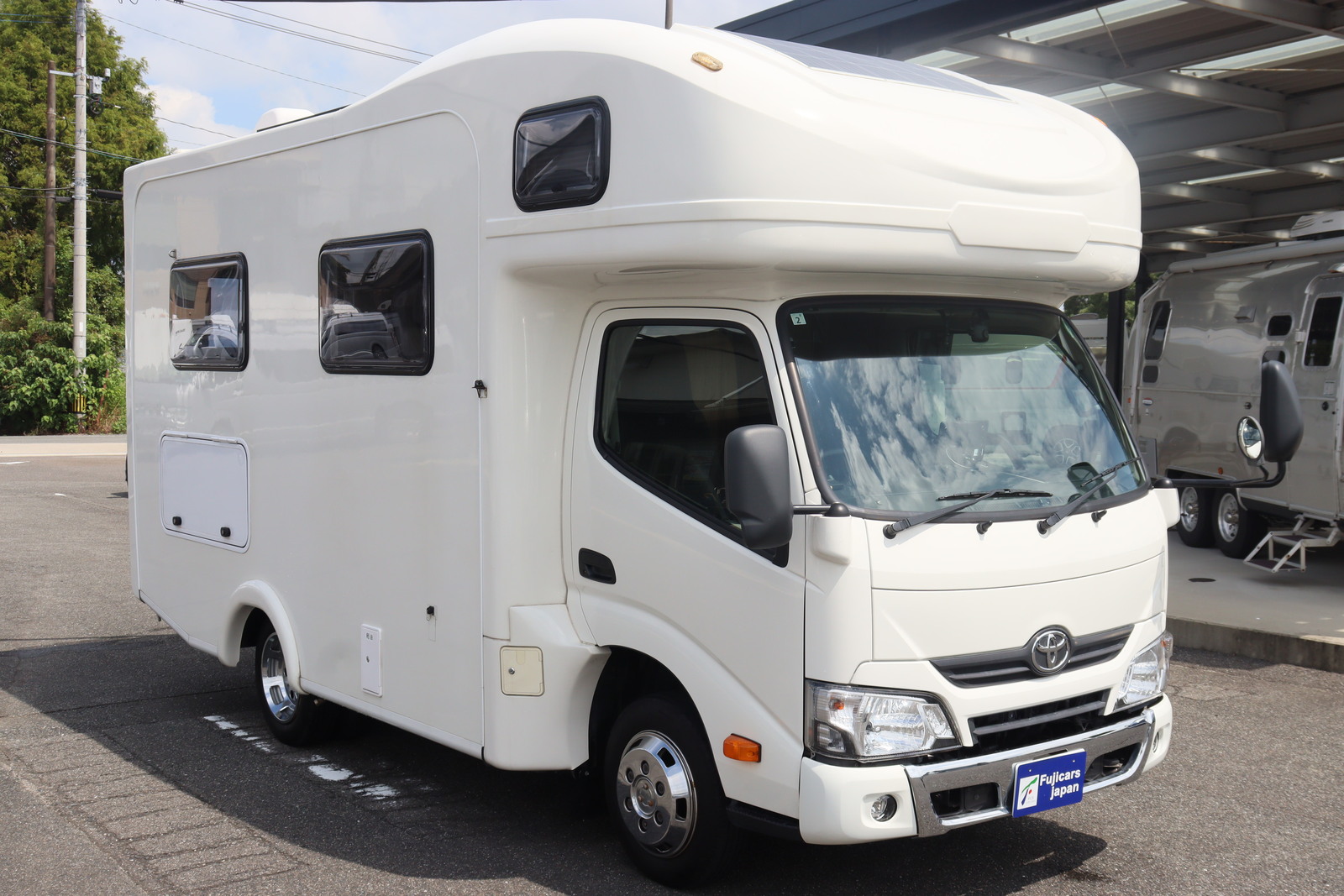 キャンピングカーキャブコン