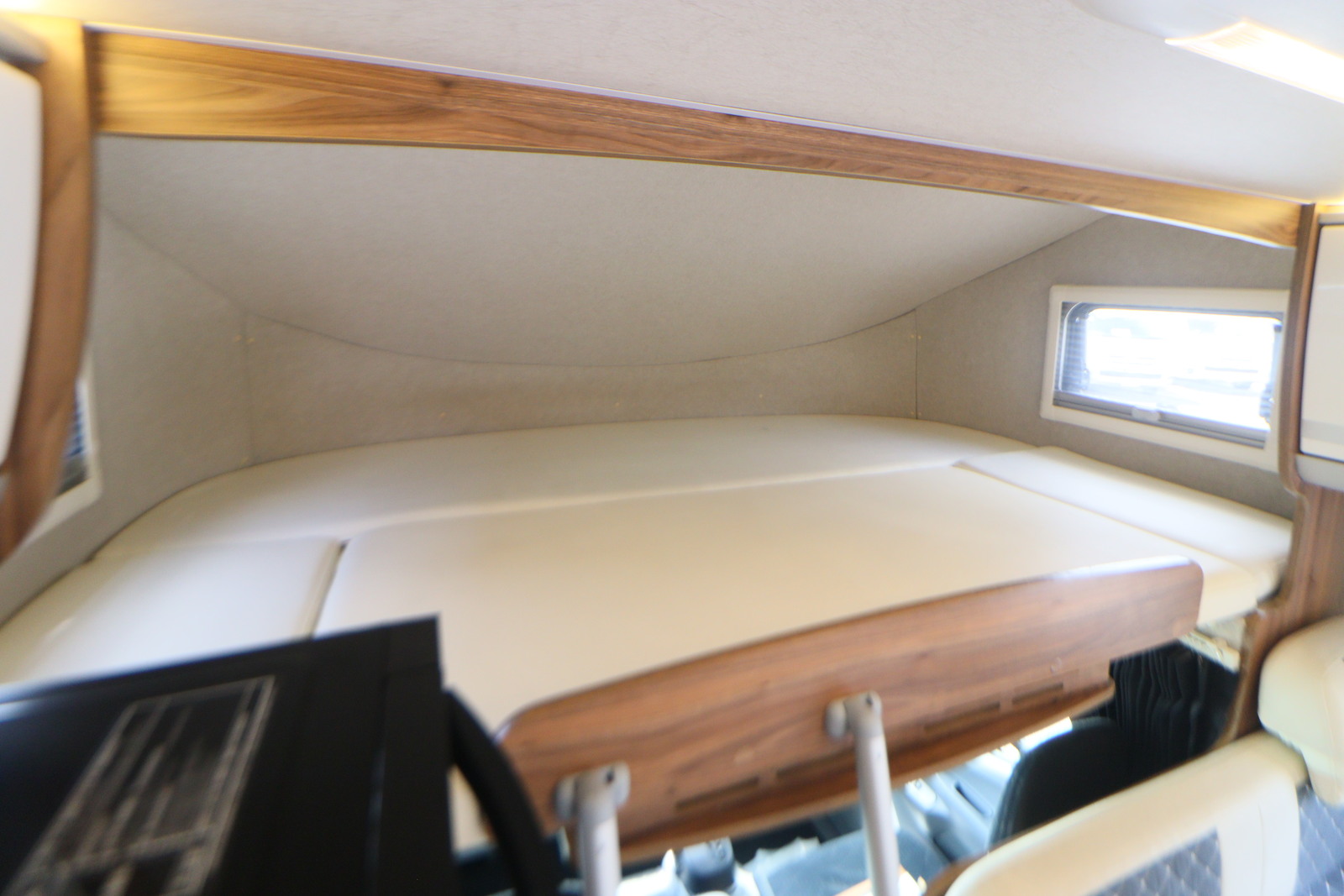 キャンピングカーキャブコン